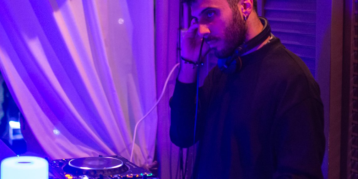 Vote For Me: Noisy Nuts