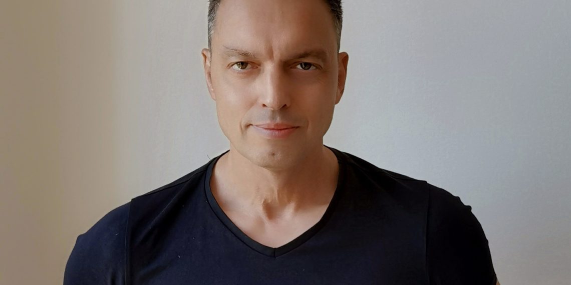 Vote For Me: Veselin Tasev